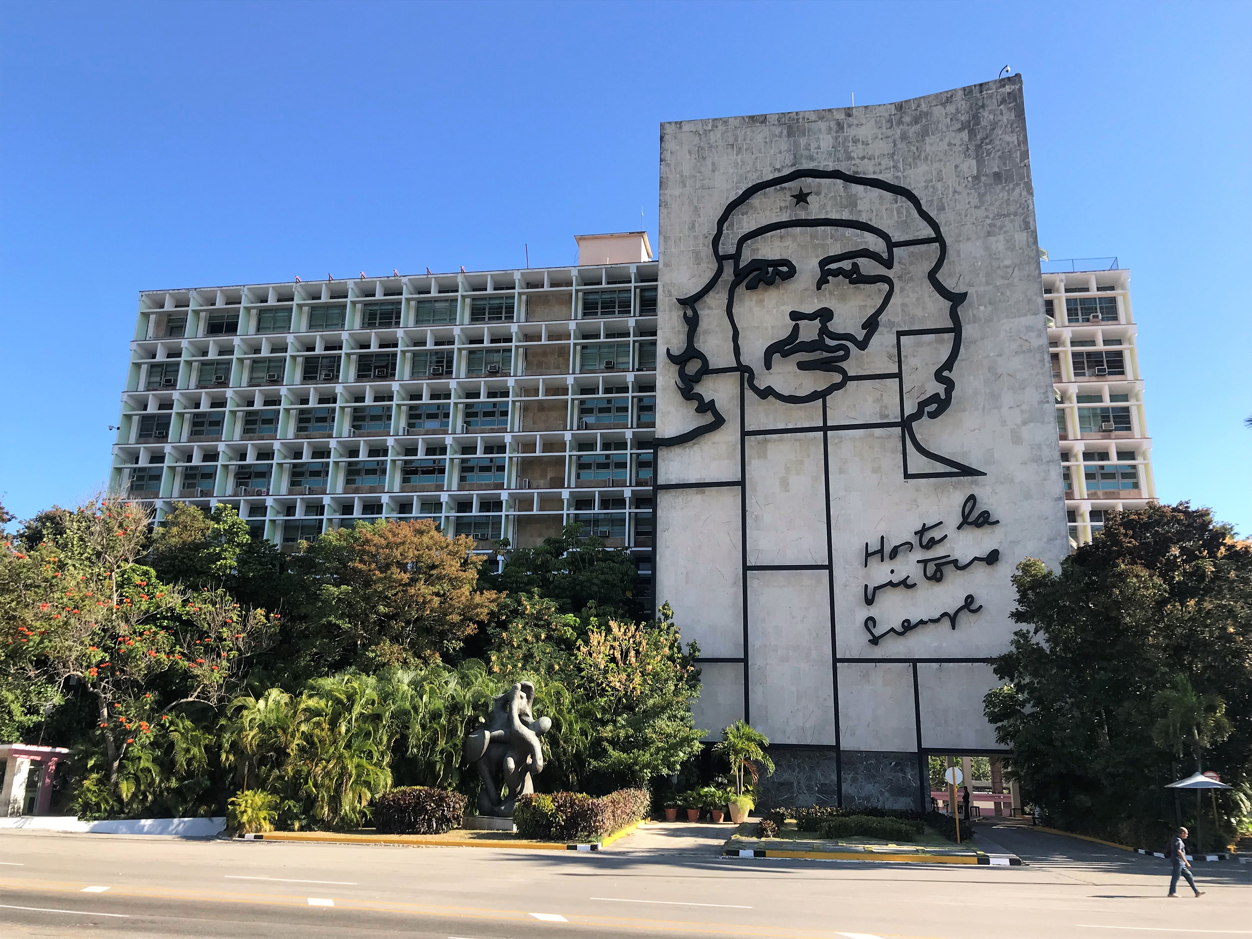 Plaza de la Revolucion_La Cadena Viajera