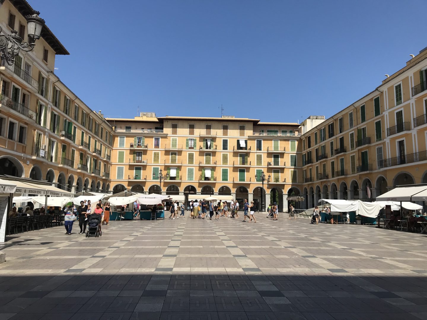 plaza mayor mallorca - la cadena viajera
